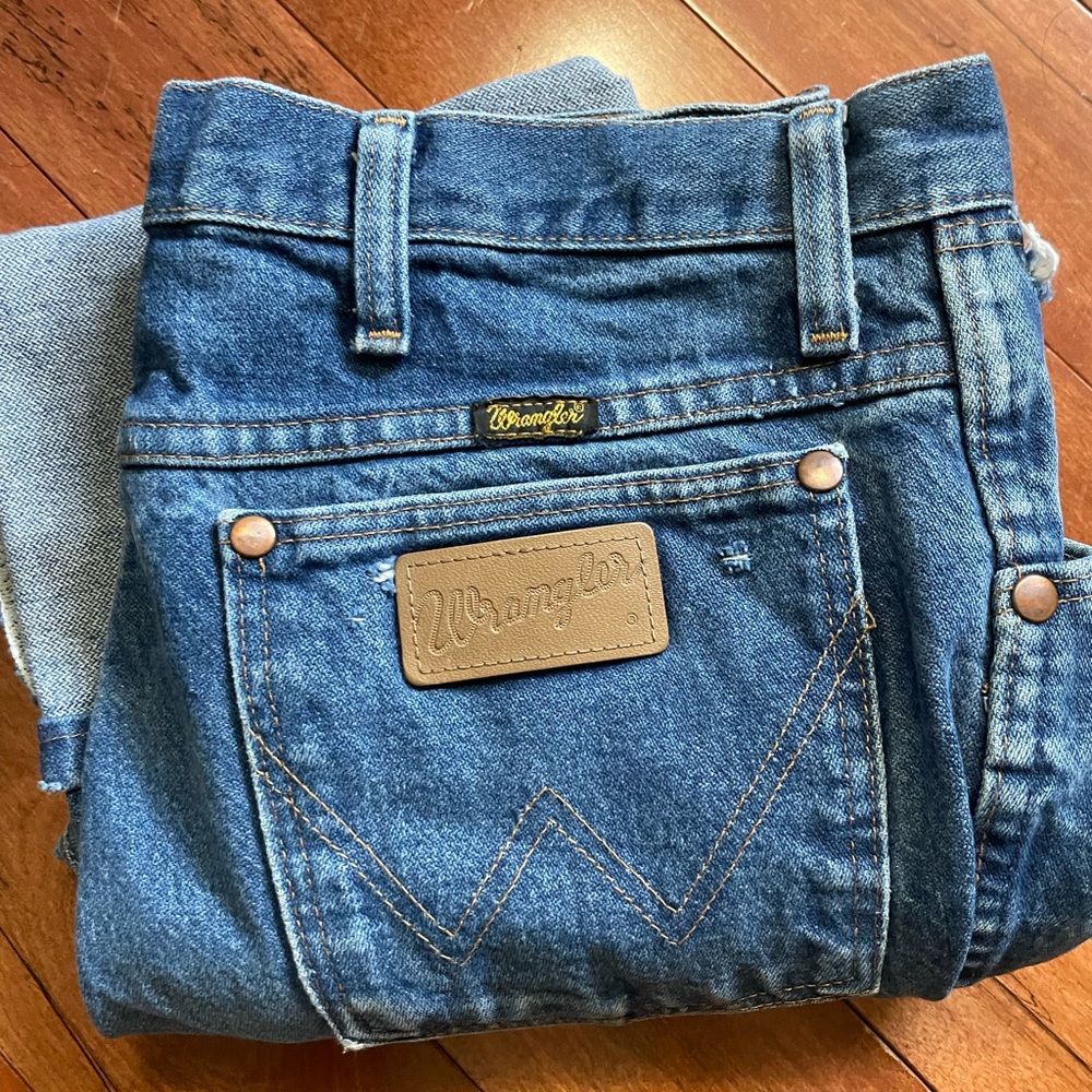 Distressed Men’s Wranglers